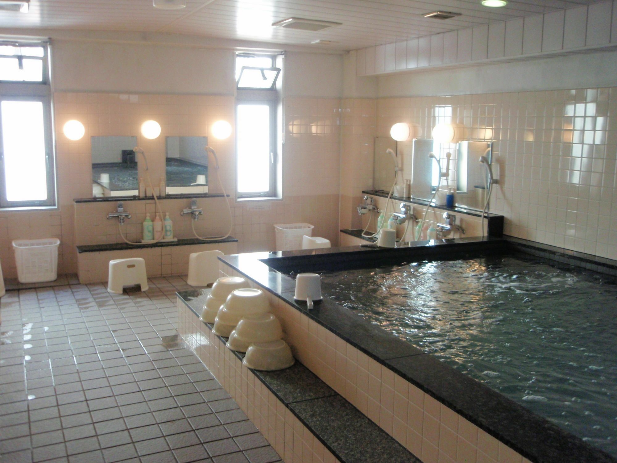Capsule Hotel Kobe Sannomiya (Adults Only) Ngoại thất bức ảnh